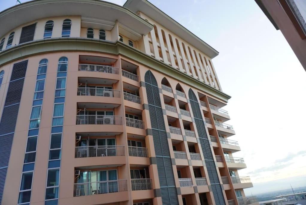 Premium Executive Suite At Venice Luxury Residences Manila Exterior photo