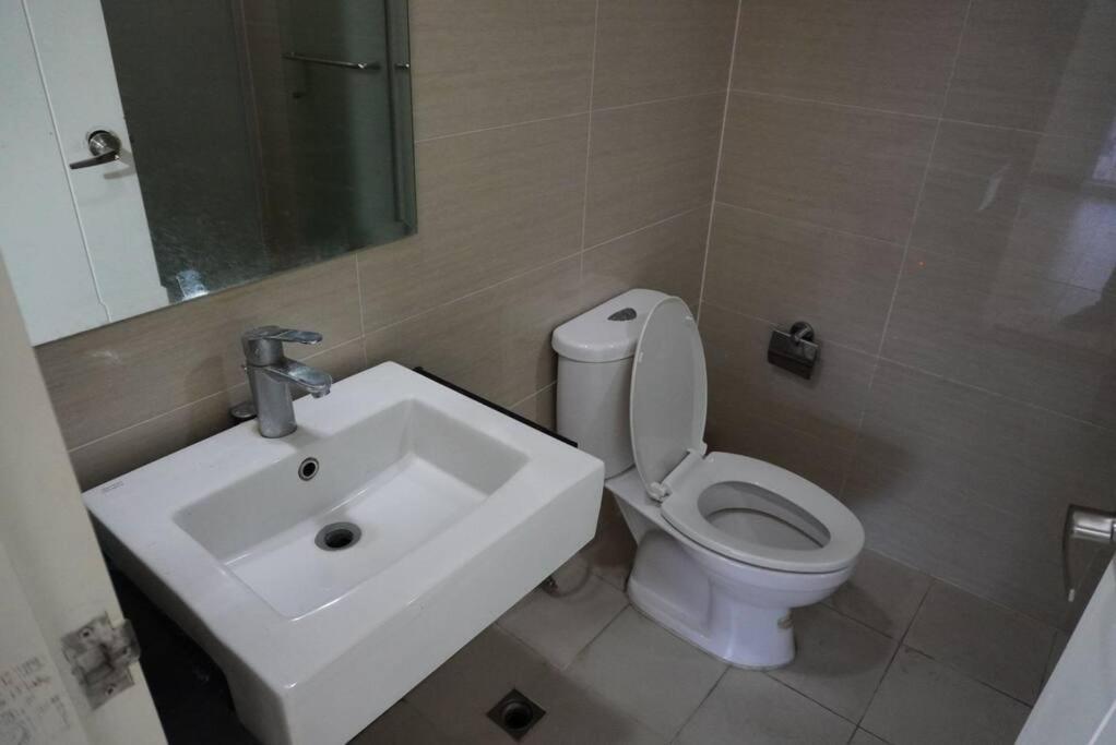 Premium Executive Suite At Venice Luxury Residences Manila Exterior photo