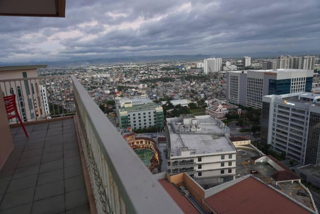 Premium Executive Suite At Venice Luxury Residences Manila Exterior photo